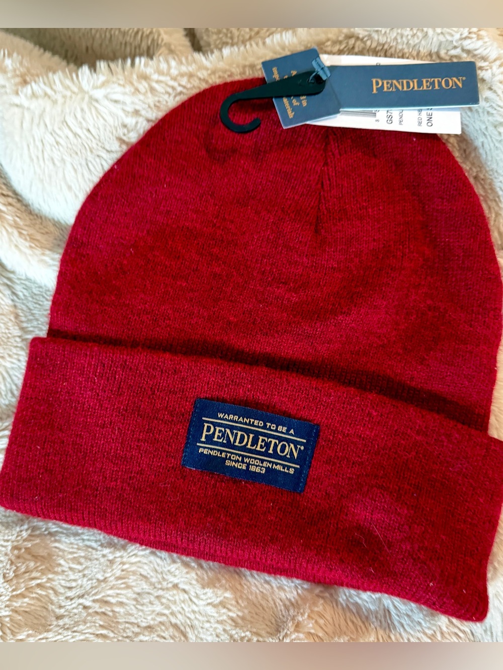 Pendleton Unisex Beanie in Red Heather Warm and Classic Brand New NWT